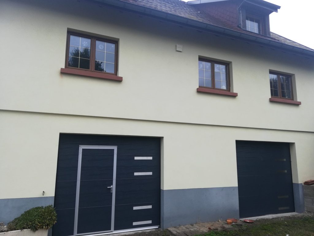 Installation de 2 nouvelles Portes de Garage Électriques Somfy à Rouffach dans le Haut-Rhin